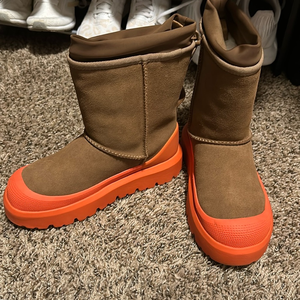 UGG boots classic short weather hybrid